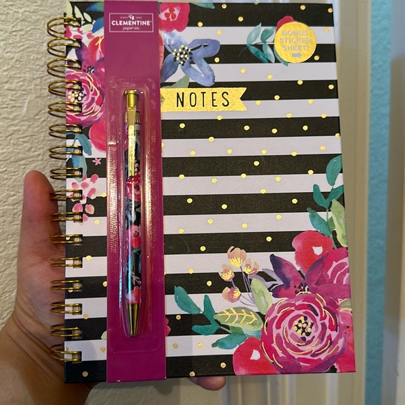 Clementine Notebook with Pen - Picture 1 of 4